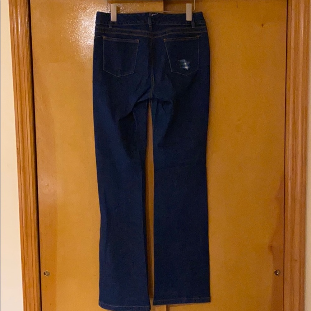 Womyn Ripped Jeans - Picture 5 of 9
